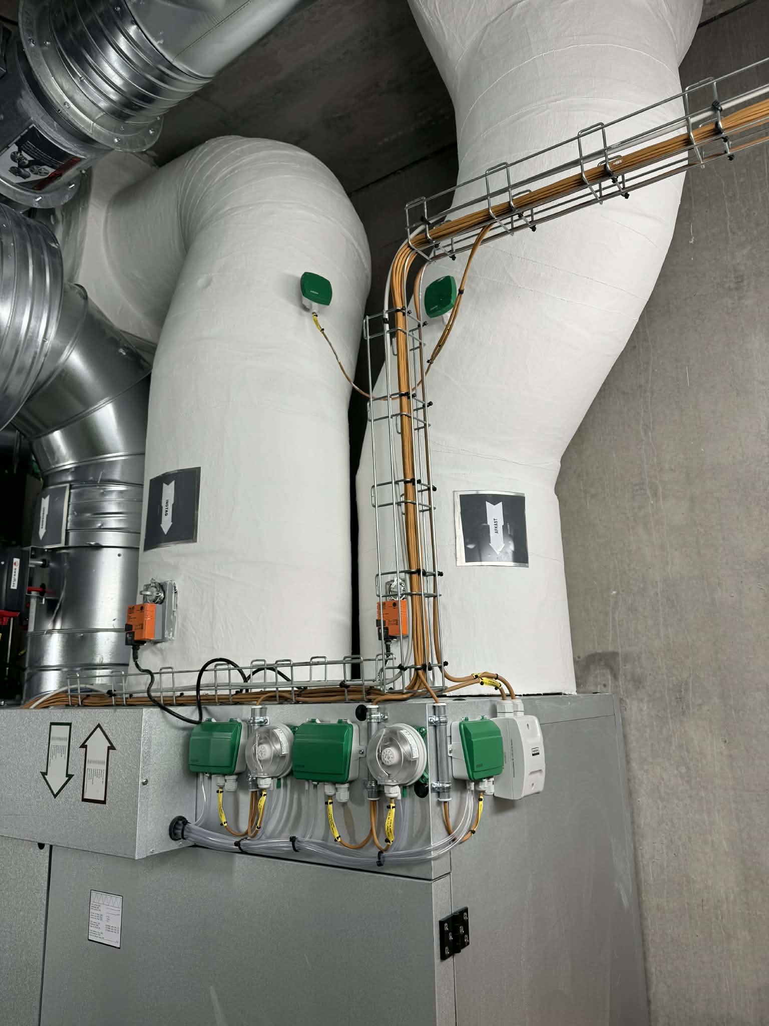 Industriisolering og teknisk isolering af rørinstallationer på tag